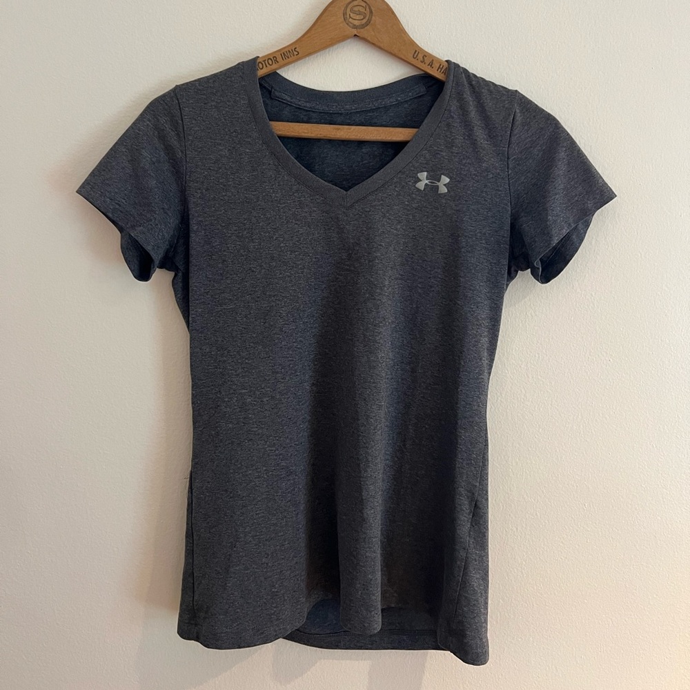 Under Armour Short Sleeve V-Neck Exercise T-Shirt, Size XS, Gray - Picture 1 of 3